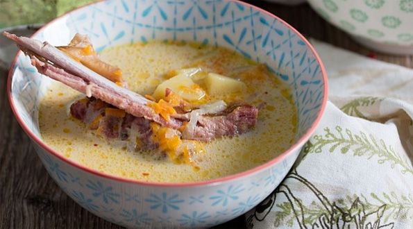 Суп сырный с копченостями в мультиварке Редмонд