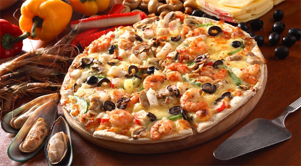 Пицца с морепродуктами в мультиварке Редмонд